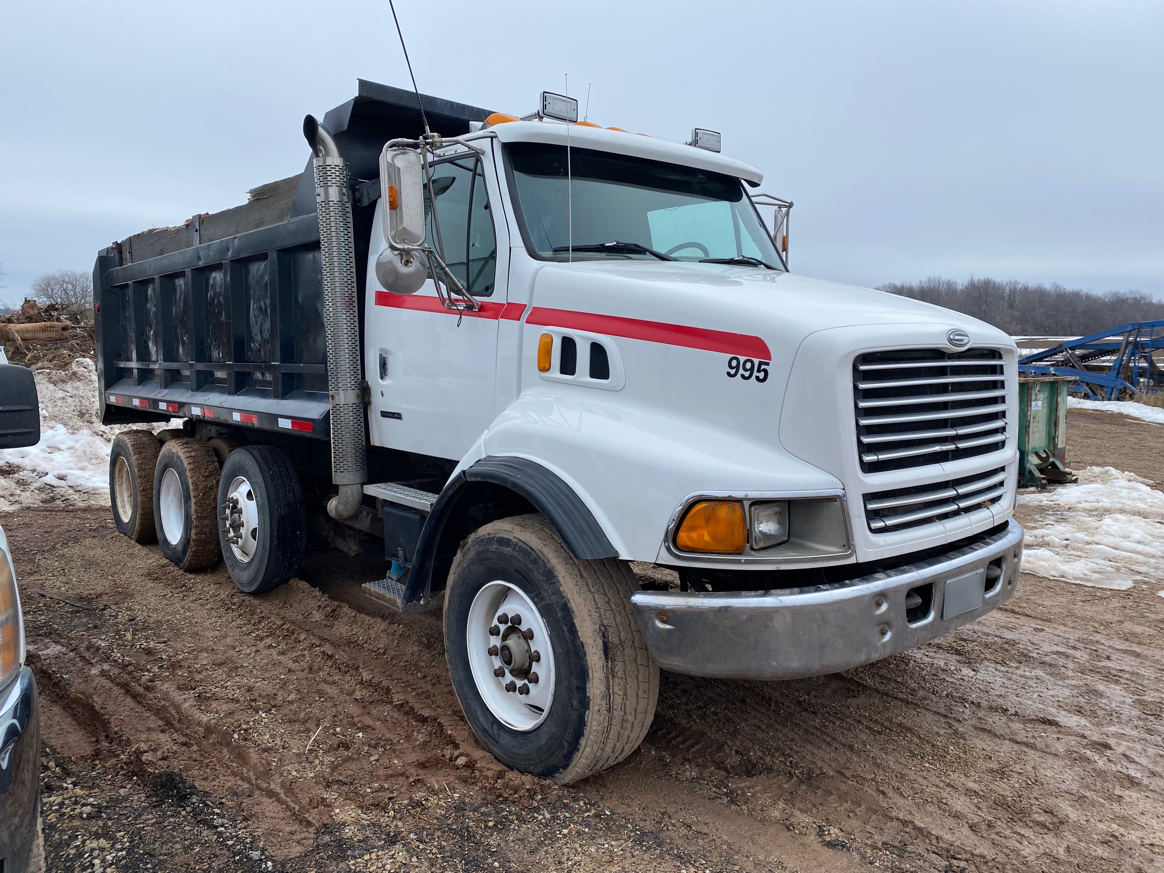 1999 STERLING Tri-axle - Image 2